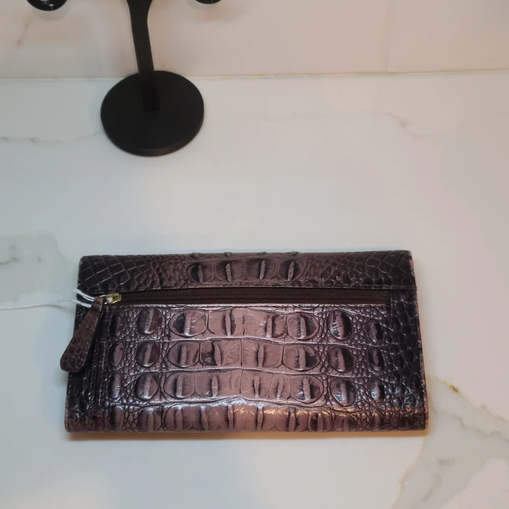 Brahmin elegant crocodile